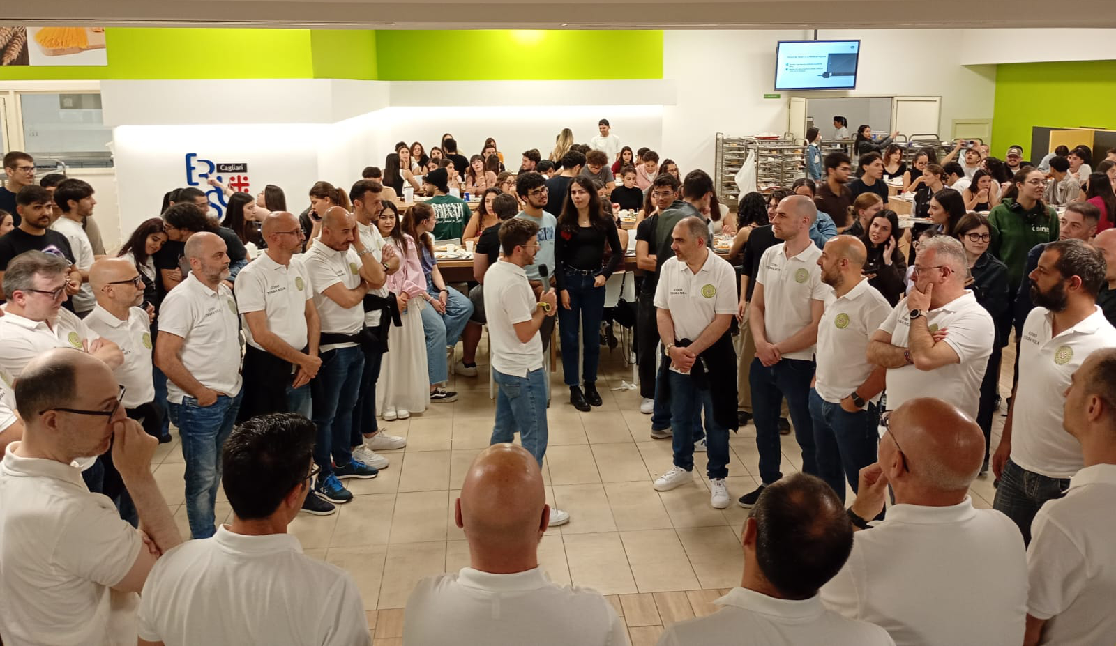 Il coro Terra Mea durante la cena speciale